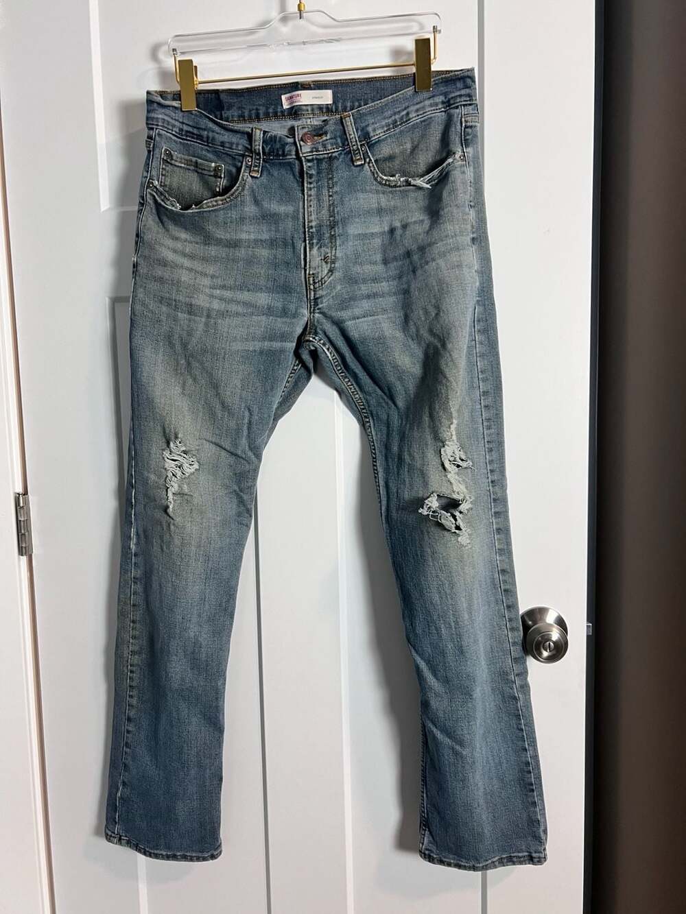 Signature by Levi Strauss & Co. Men's Straight Leg Distressed Blue Jeans